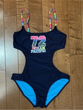 2016 Coded One-Piece Swimsuit with Cutout Detail